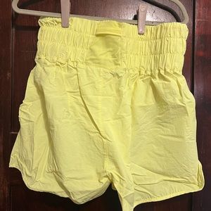 Zenana Yellow Wide Band Active Shorts size XL